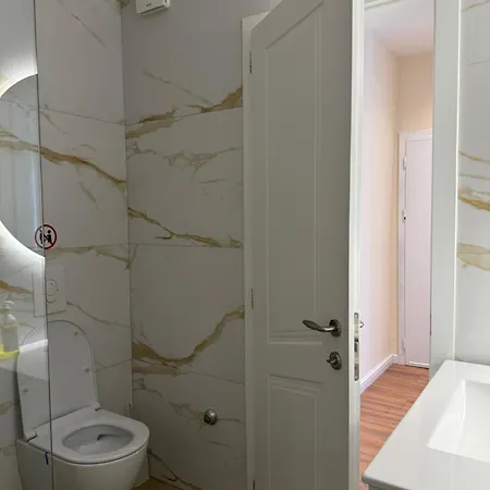 Apartment Vers Tirana