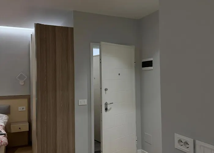 Vers Apartamento Tirana